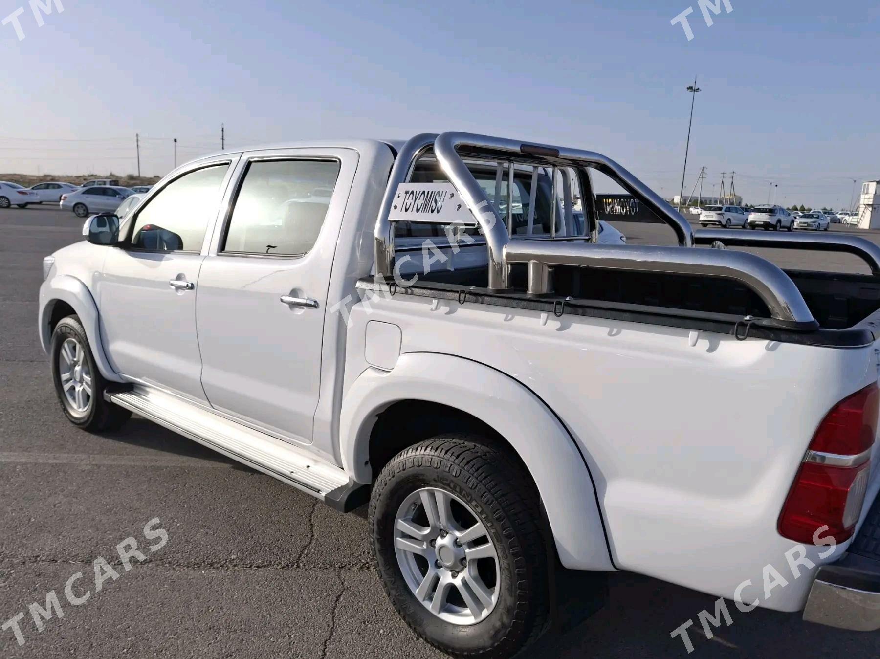 Toyota Hilux 2012 - 275 000 TMT - Bedew - img 2