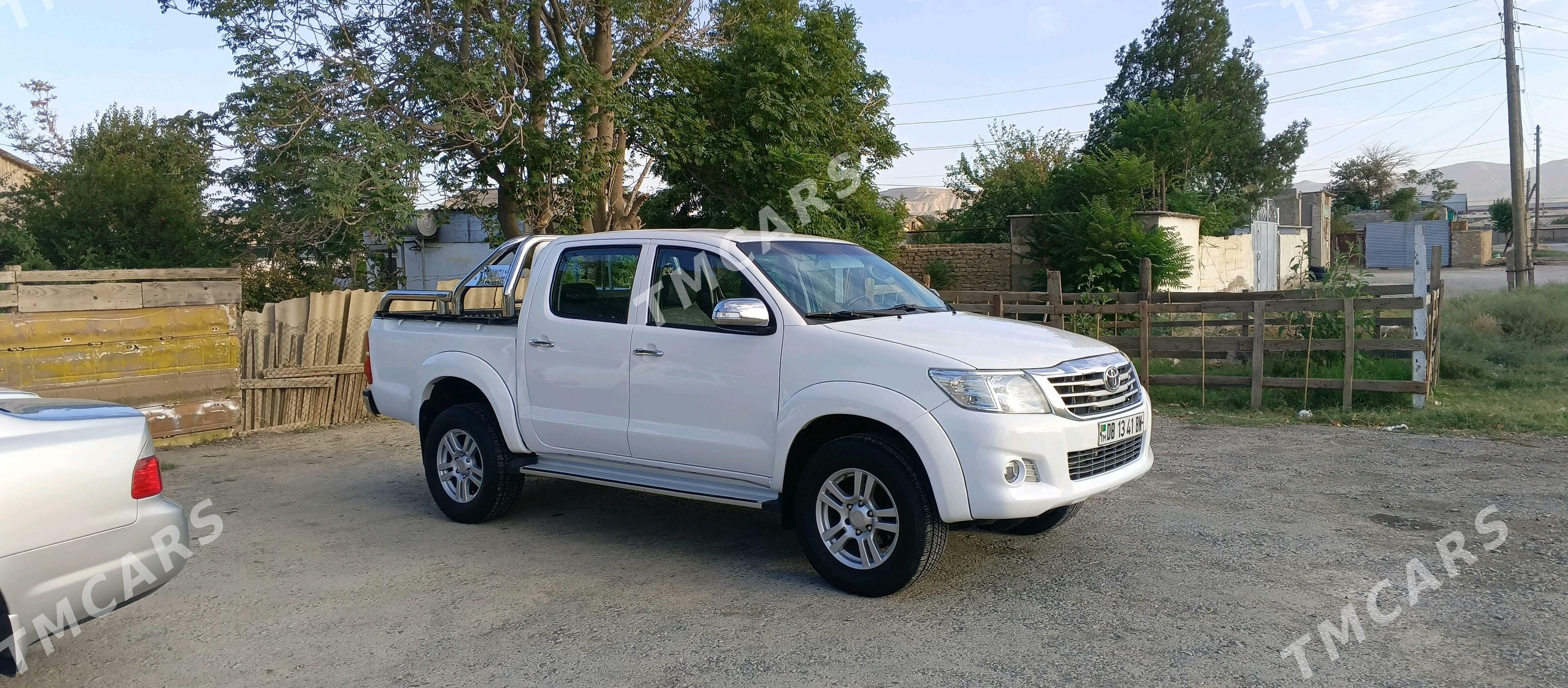 Toyota Hilux 2012 - 275 000 TMT - Bedew - img 6