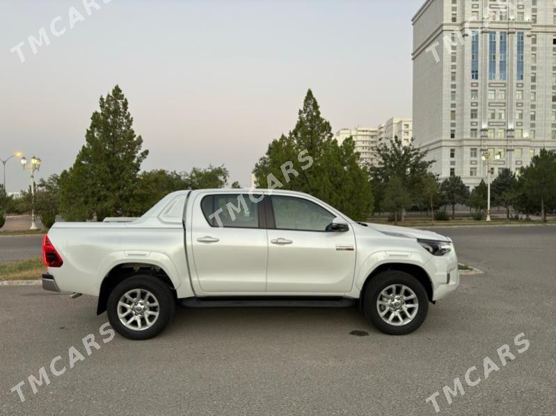 Toyota Hilux 2023 - 710 000 TMT - Ашхабад - img 5