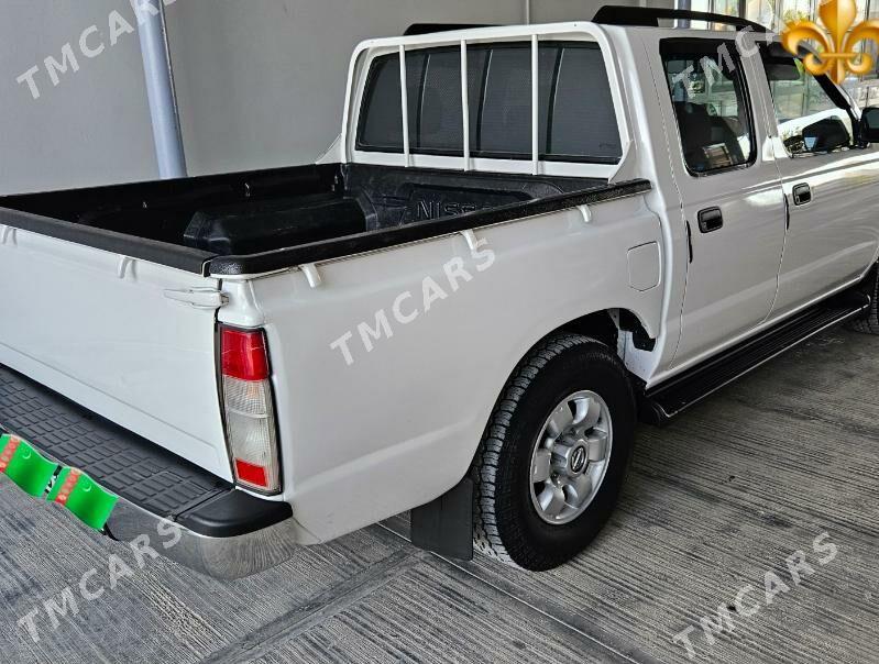 Nissan Navara 2010 - 160 000 TMT - Гёкдепе - img 4