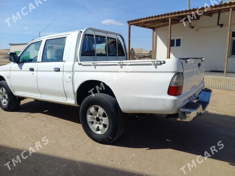 Mitsubishi L200 2004 - 95 000 TMT - Эсенгулы - img 3