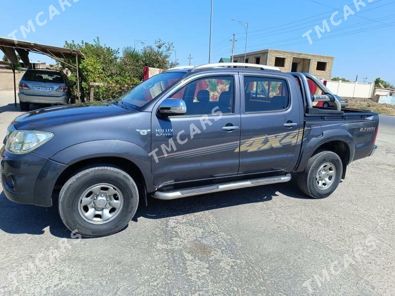 Toyota Hilux 2009 - 274 400 TMT - Туркменабат - img 2