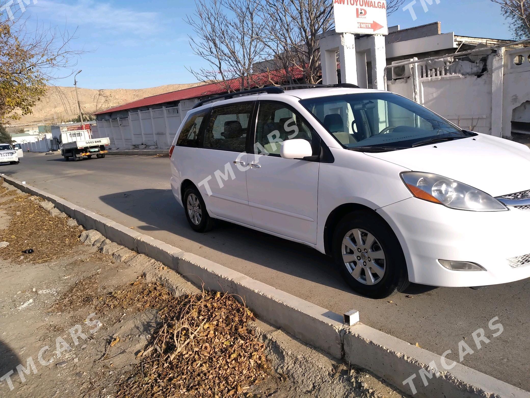 Toyota Sienna 2009 - 190 000 TMT - Türkmenbaşy - img 2