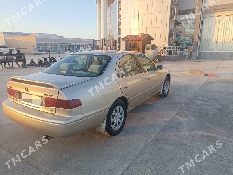 Toyota Camry 2000 - 110 000 TMT - Байрамали - img 3