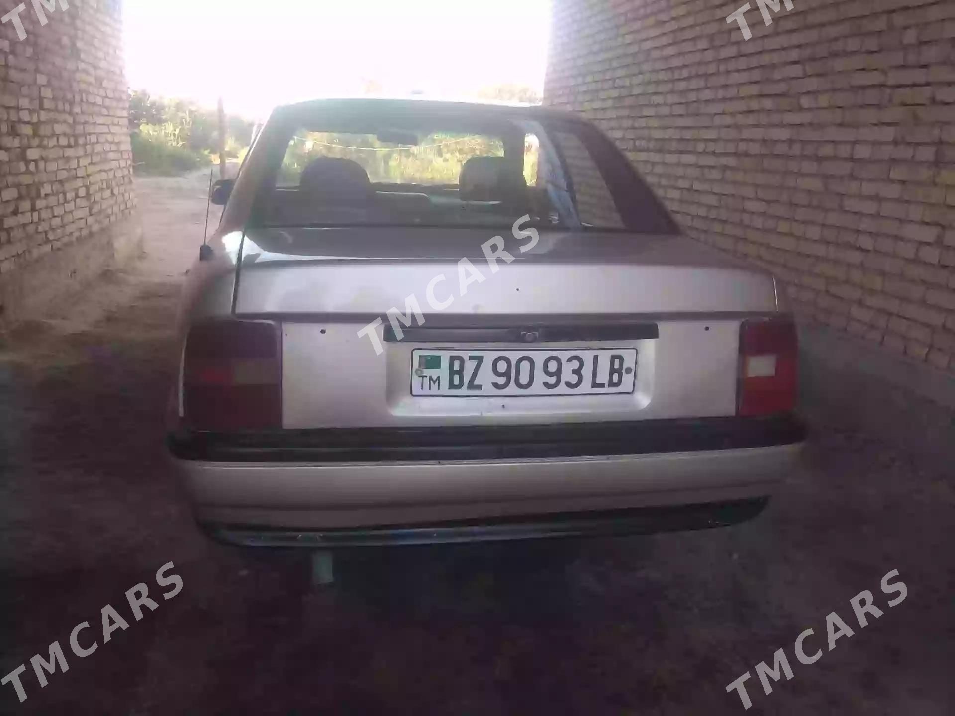 Opel Vectra 1992 - 20 000 TMT - Sakar - img 3