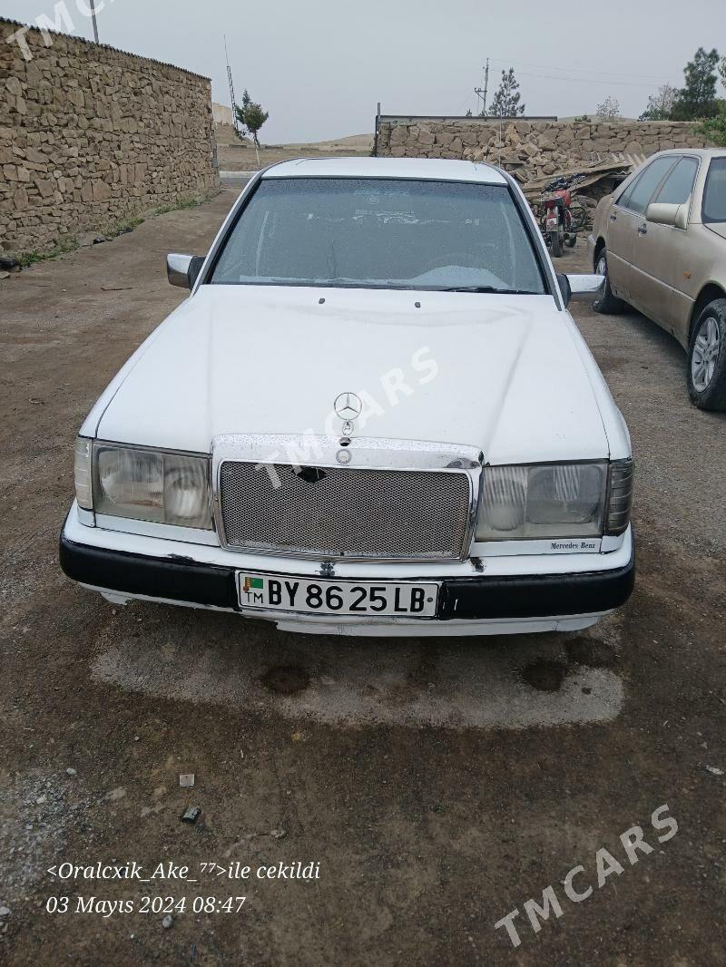 Mercedes-Benz 230E 1987 - 6 000 TMT - Магданлы - img 3