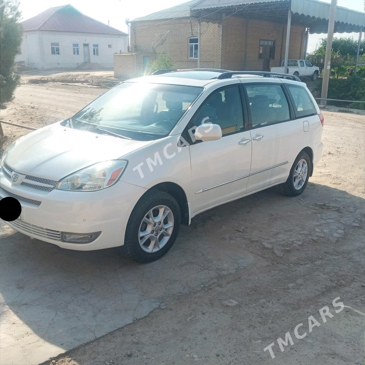 Toyota Sienna 2004 - 185 000 TMT - Мары - img 3