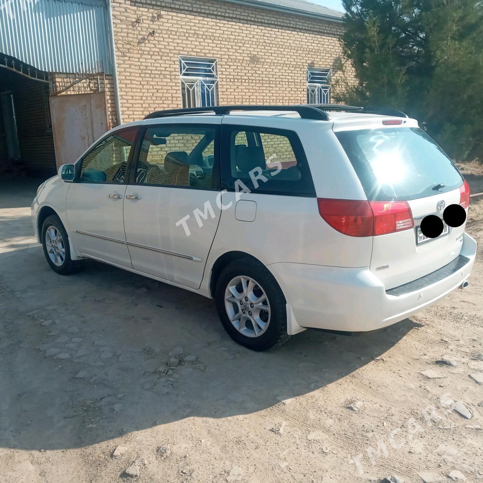 Toyota Sienna 2004 - 185 000 TMT - Мары - img 5