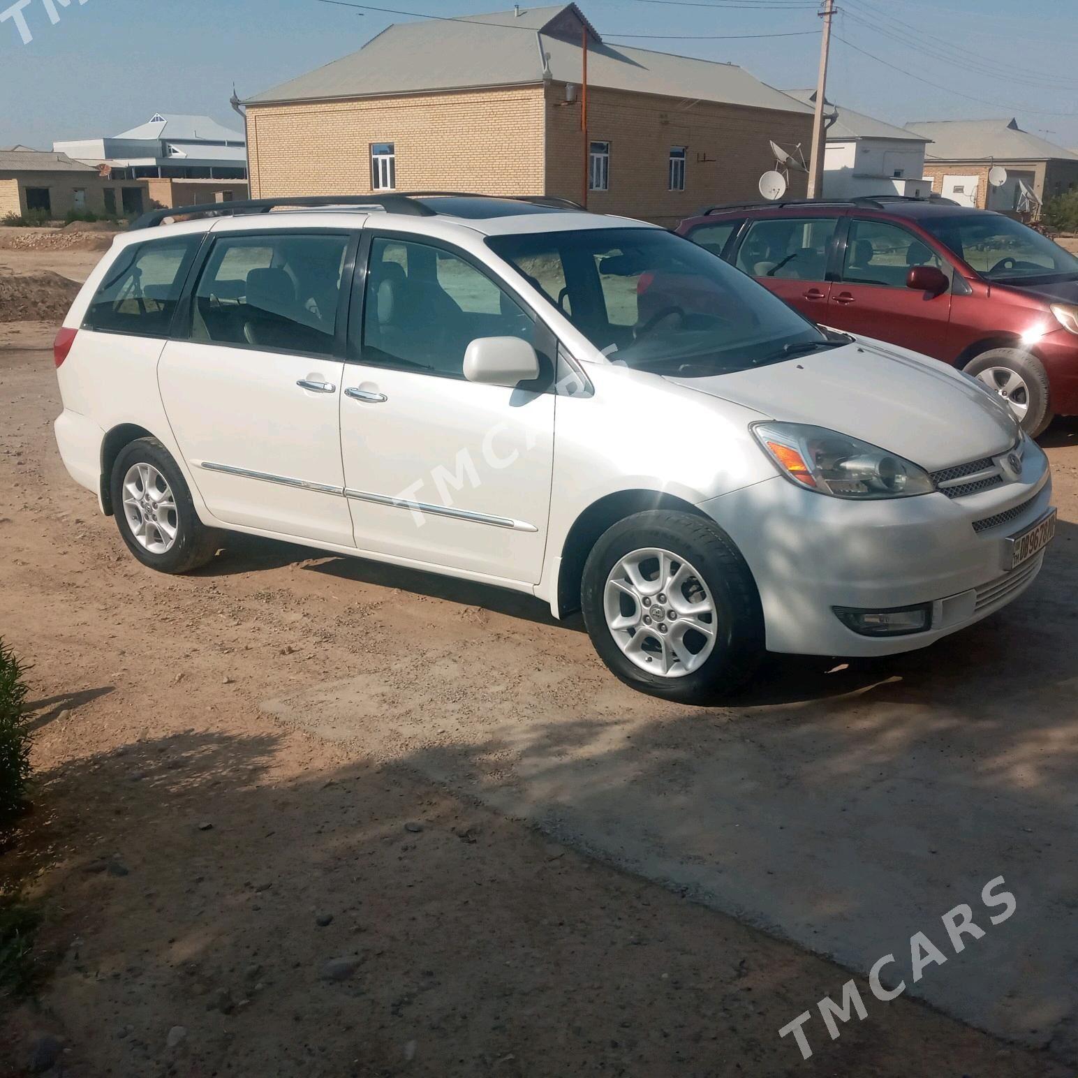 Toyota Sienna 2004 - 185 000 TMT - Мары - img 4