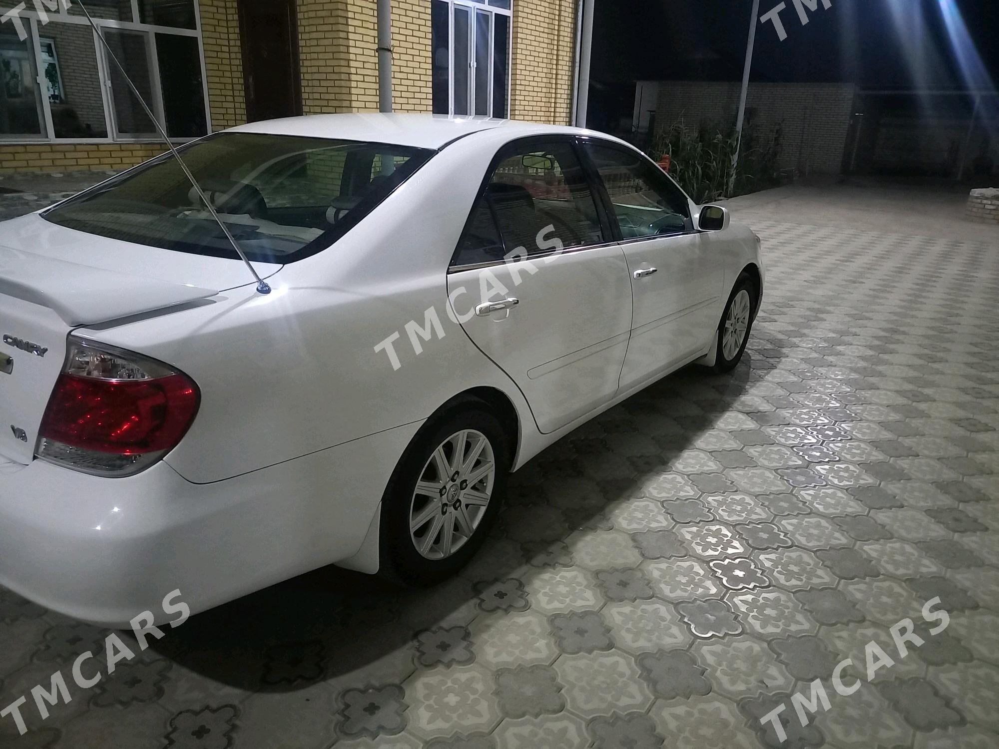 Toyota Camry 2004 - 160 000 TMT - Мары - img 3