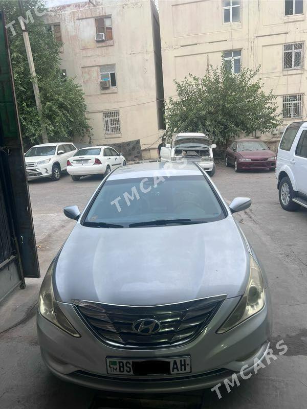 Hyundai Sonata 2013 - 135 000 TMT - 6 мкр - img 3