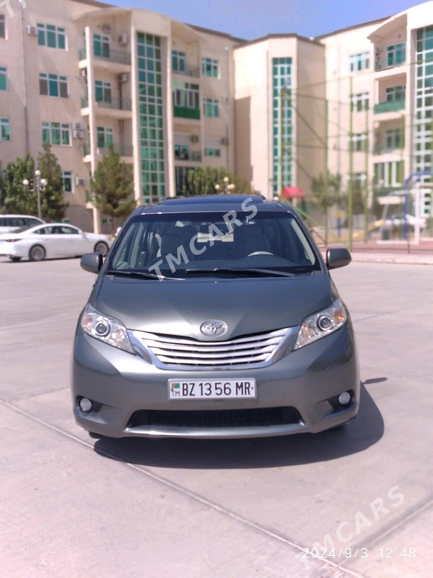 Toyota Sienna 2010 - 265 000 TMT - Мары - img 3