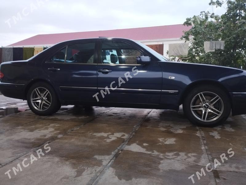 Mercedes-Benz E320 1996 - 55 000 TMT - Wekilbazar - img 4