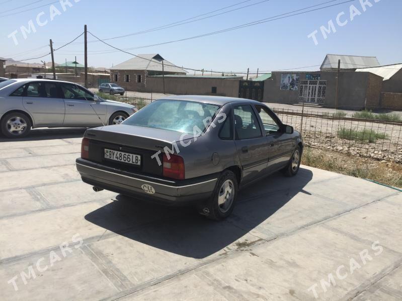 Opel Vectra 1992 - 35 000 TMT - Магданлы - img 3