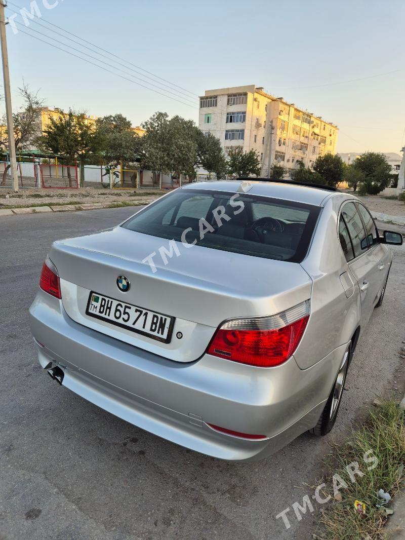 BMW E60 2004 - 137 000 TMT - Балканабат - img 2