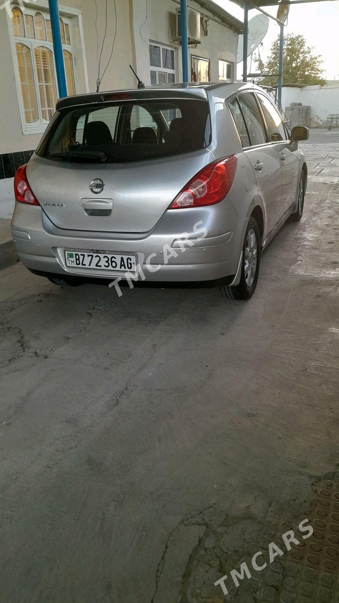 Nissan Versa 2012 - 122 000 TMT - Гарадамак - img 2