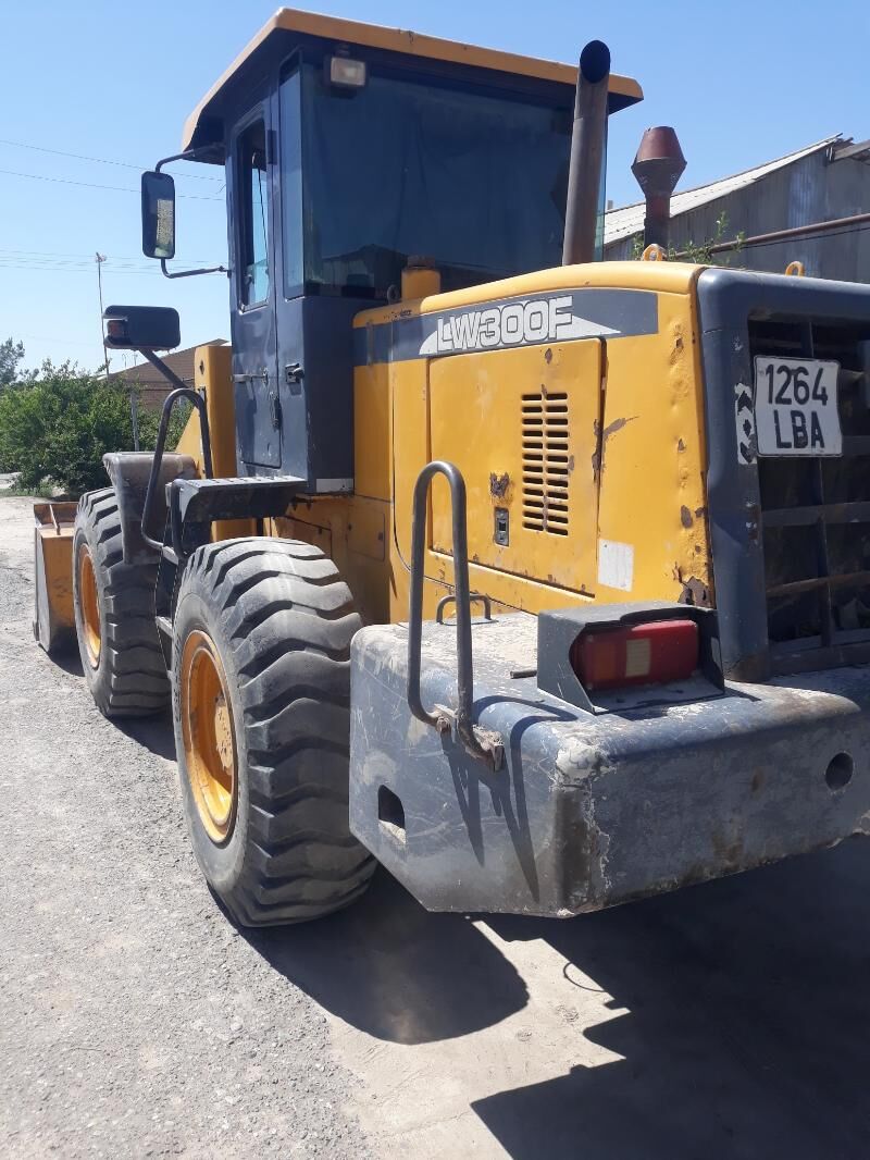 XCMG LW300F 2010 - 330 000 TMT - Сакар - img 2