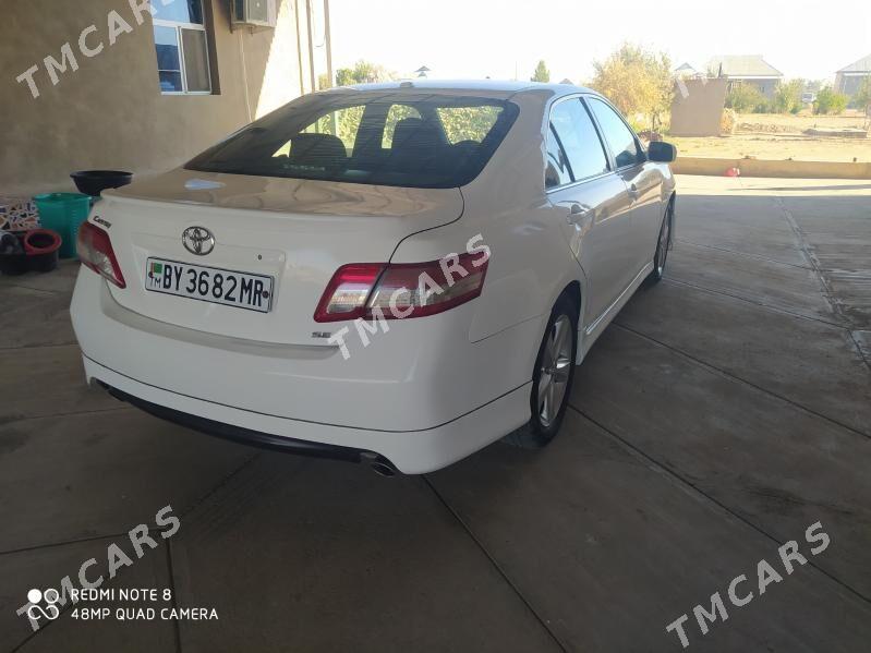 Toyota Camry 2010 - 180 000 TMT - Baýramaly - img 3