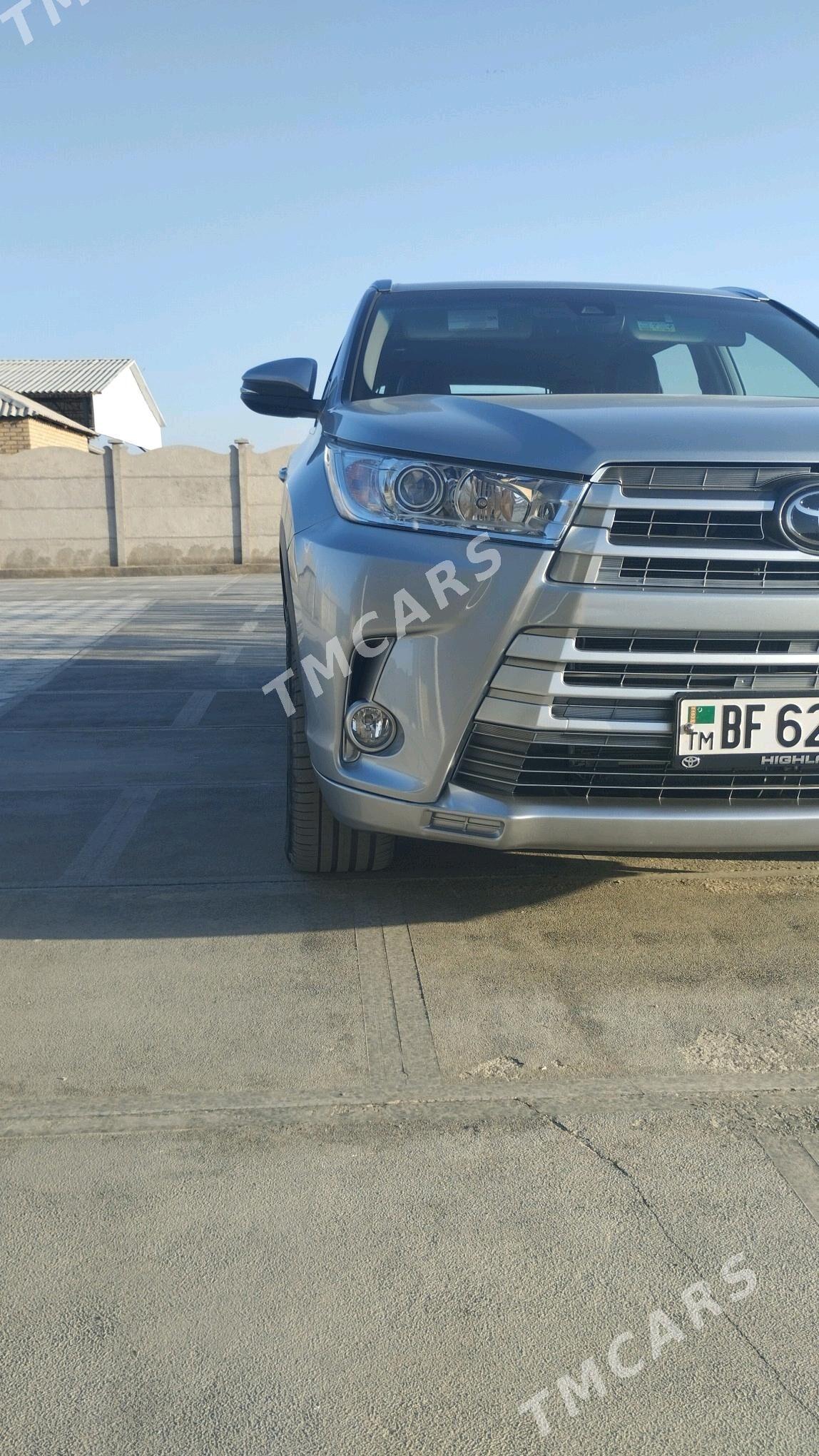 Toyota Highlander 2019 - 490 000 TMT - Мары - img 2