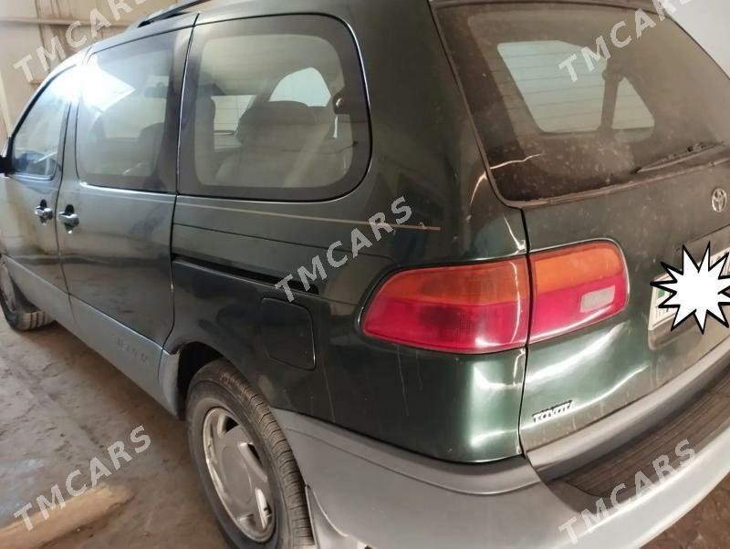 Toyota Sienna 2000 - 150 000 TMT - Köneürgenç - img 2