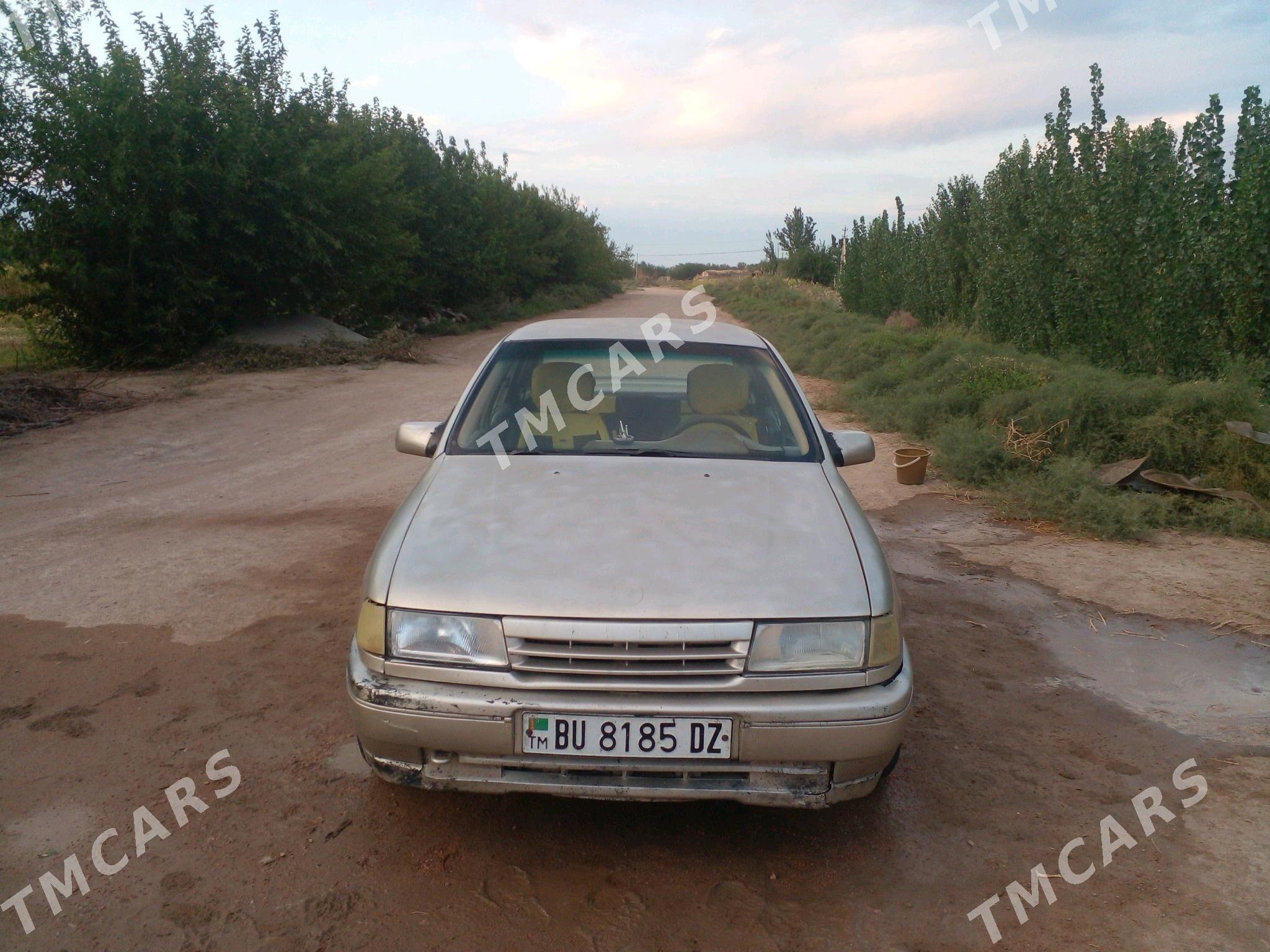 Opel Vectra 1990 - 25 000 TMT - Гурбансолтан Едже - img 4