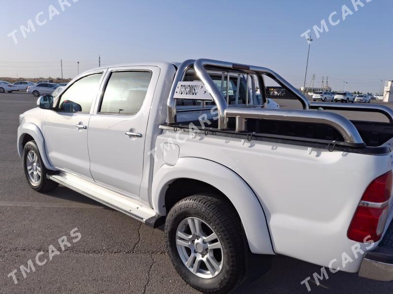 Toyota Hilux 2012 - 275 000 TMT - Ашхабад - img 4