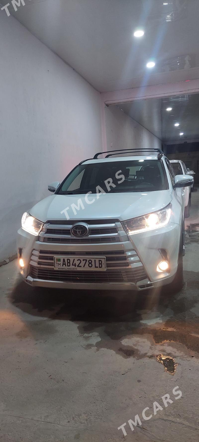 Toyota Highlander 2018 - 495 000 TMT - Türkmenabat - img 3