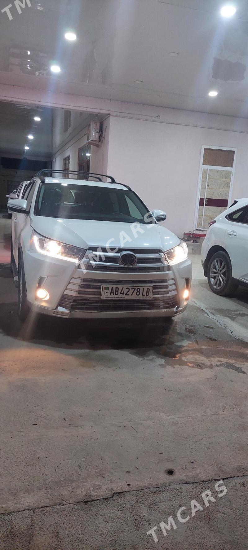 Toyota Highlander 2018 - 495 000 TMT - Türkmenabat - img 2