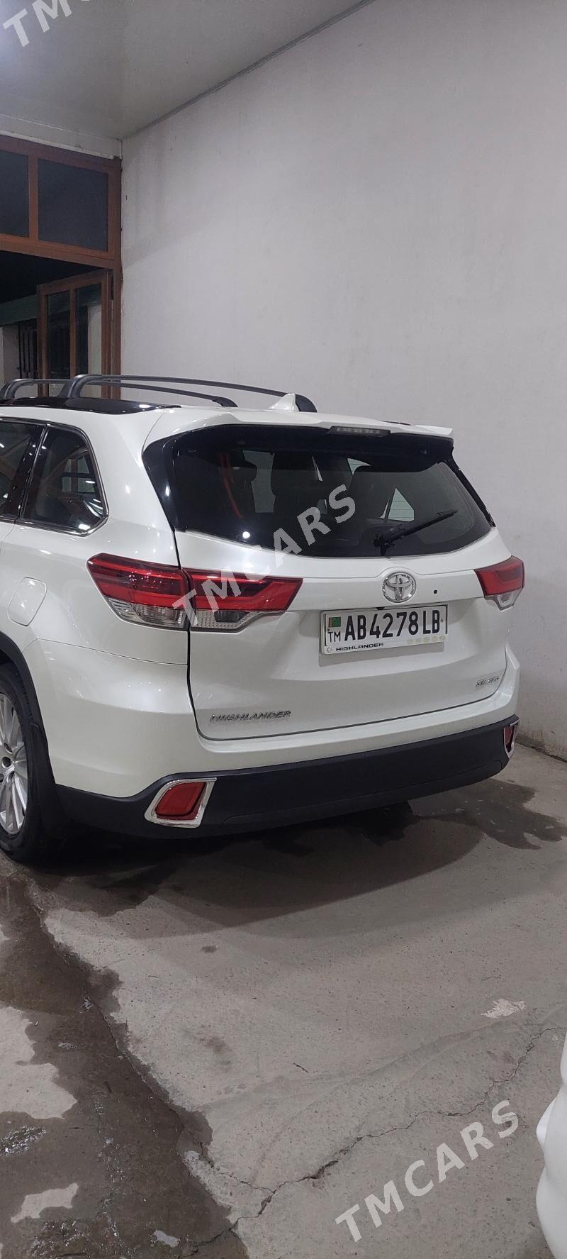 Toyota Highlander 2018 - 495 000 TMT - Türkmenabat - img 4