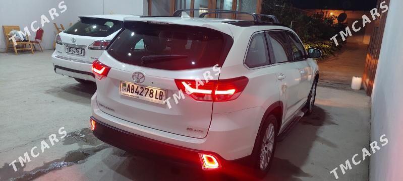 Toyota Highlander 2018 - 495 000 TMT - Туркменабат - img 8