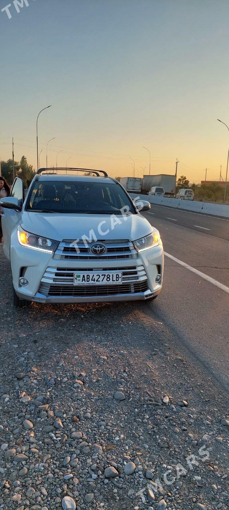 Toyota Highlander 2018 - 495 000 TMT - Türkmenabat - img 9