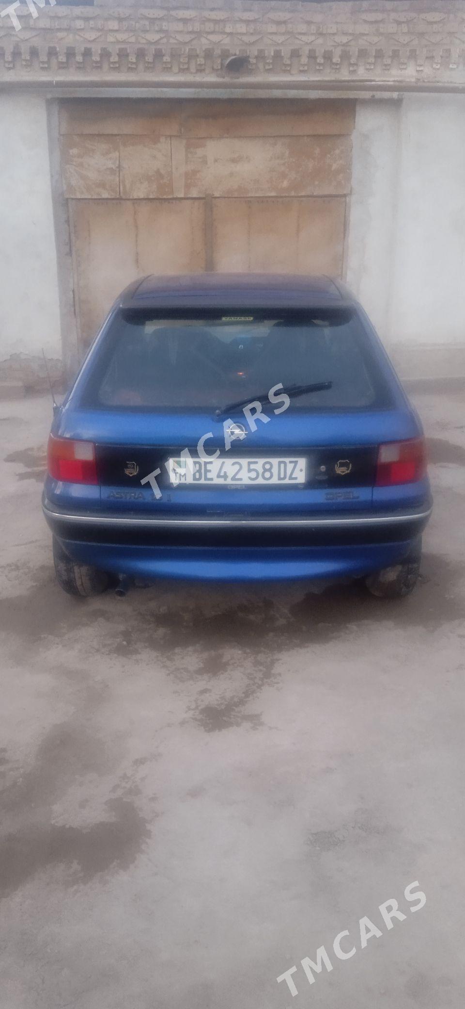 Opel Astra 1992 - 37 000 TMT - Гурбансолтан Едже - img 2