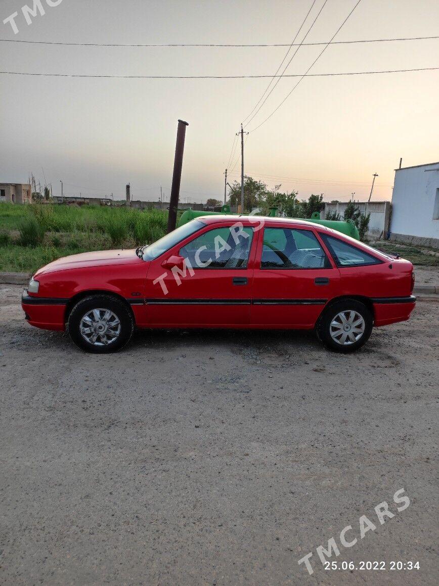 Opel Vectra 1992 - 30 000 TMT - Газаджак - img 3