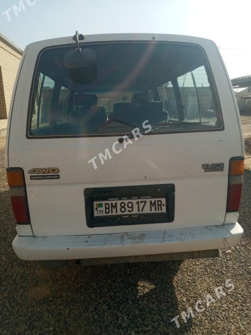 Toyota Hiace 1988 - 38 000 TMT - Мары - img 4