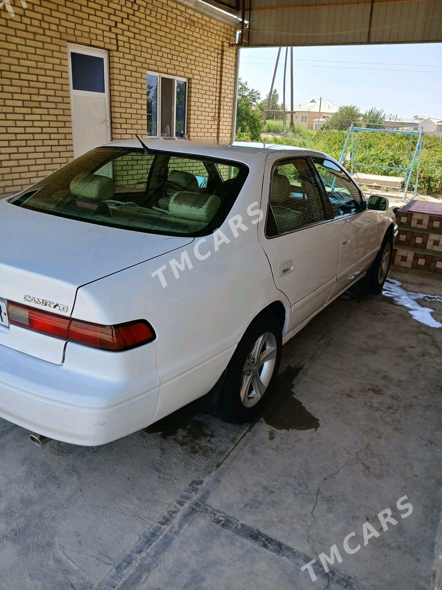 Toyota Camry 1999 - 100 000 TMT - Векильбазар - img 3