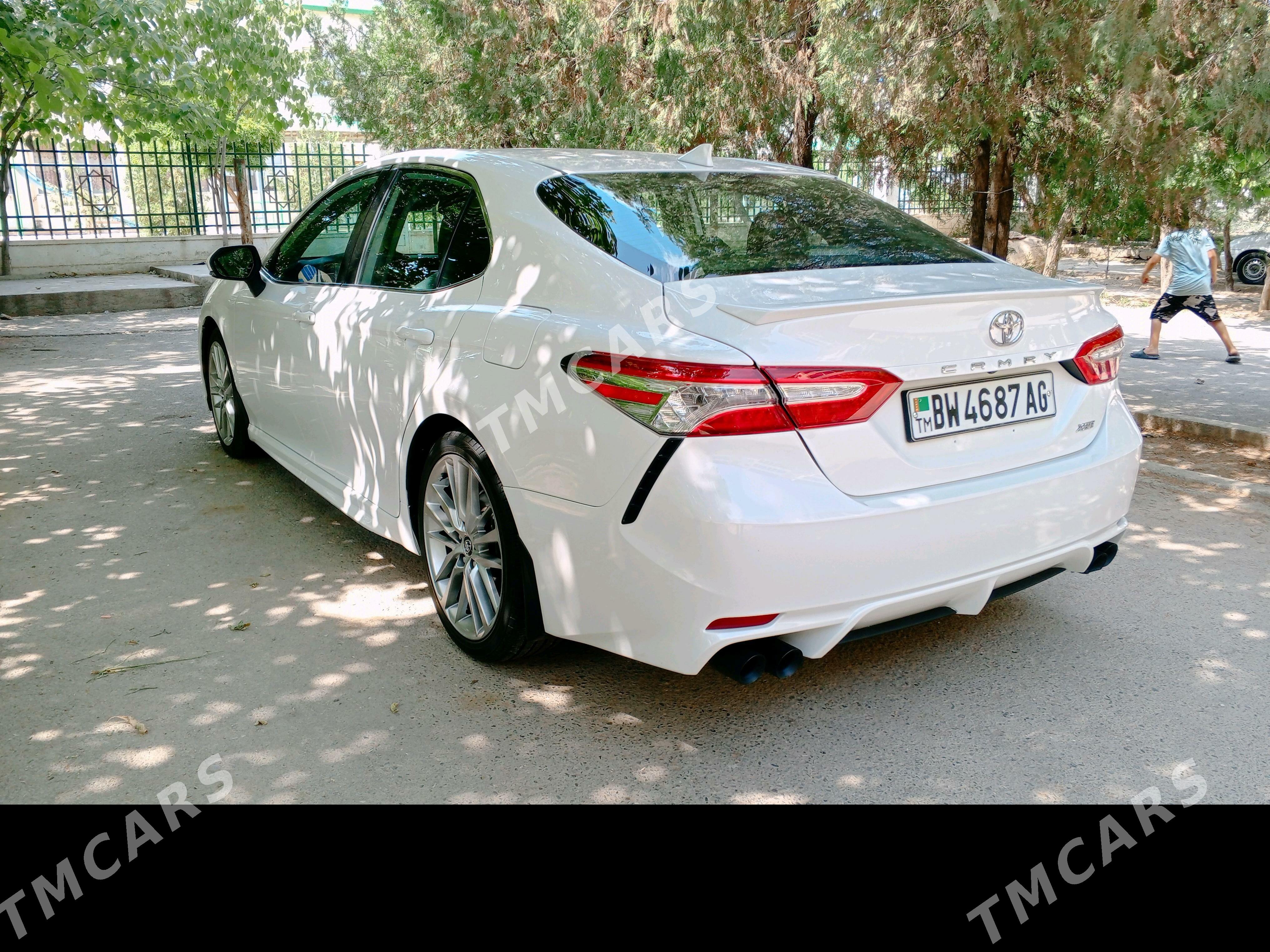 Toyota Camry 2020 - 290 000 TMT - Бузмеин - img 4