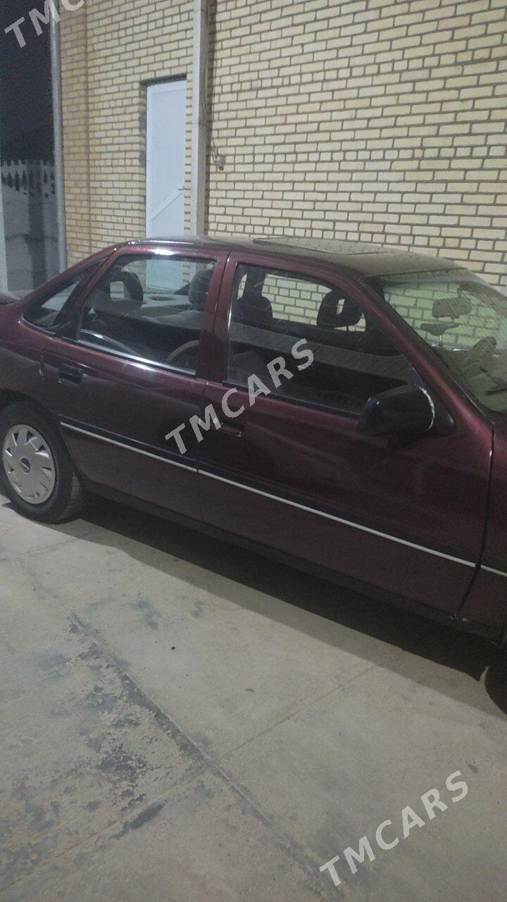 Opel Vectra 1990 - 26 000 TMT - Мары - img 3