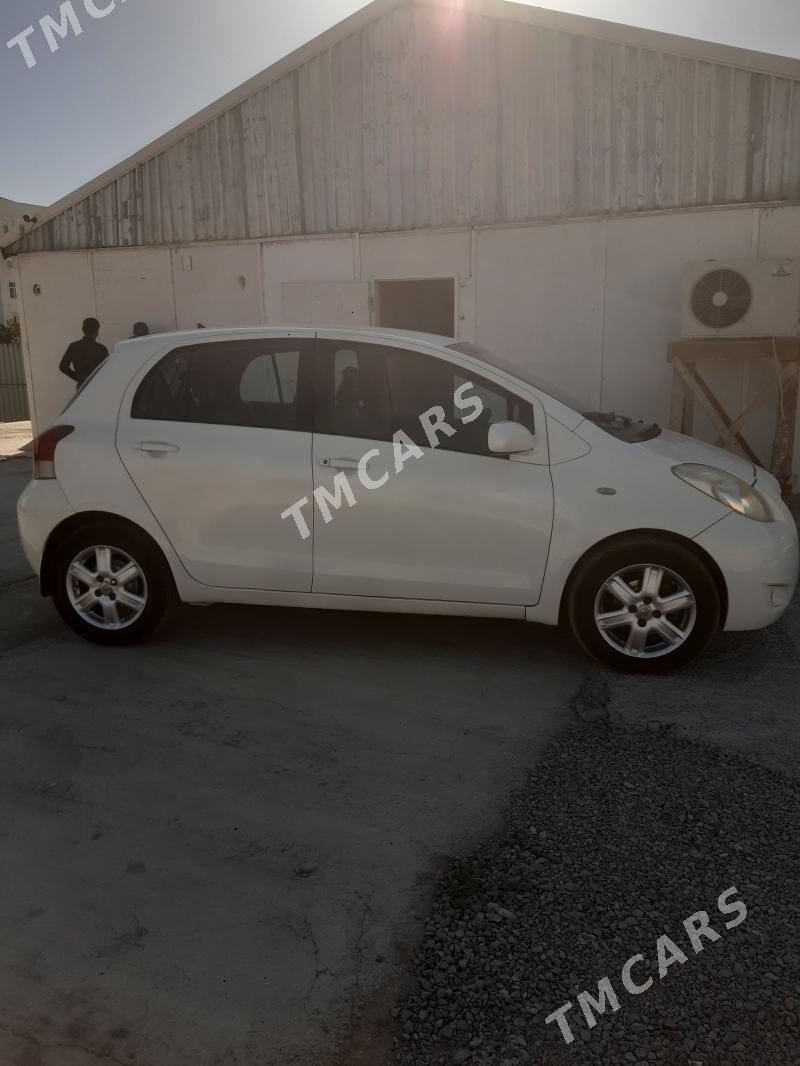 Toyota Yaris 2010 - 95 000 TMT - Ашхабад - img 3