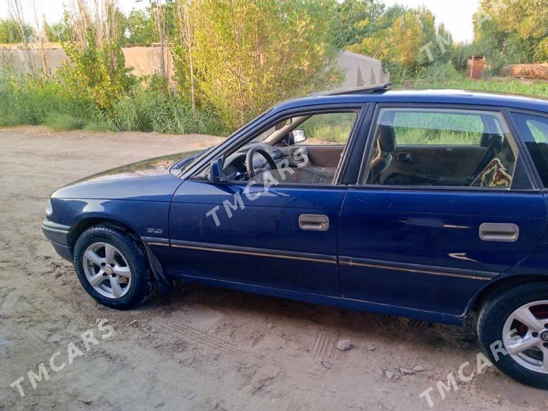 Opel Astra 1992 - 26 000 TMT - Гурбансолтан Едже - img 4