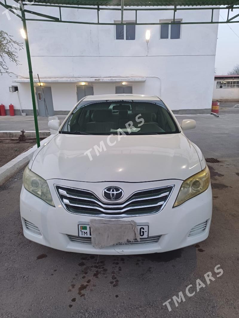 Toyota Camry 2010 - 170 000 TMT - Бекреве - img 3