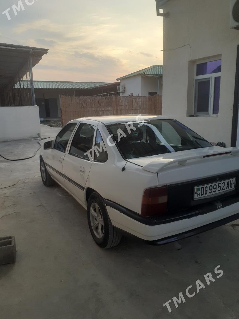 Opel Vectra 1990 - 35 000 TMT - Çoganly - img 3