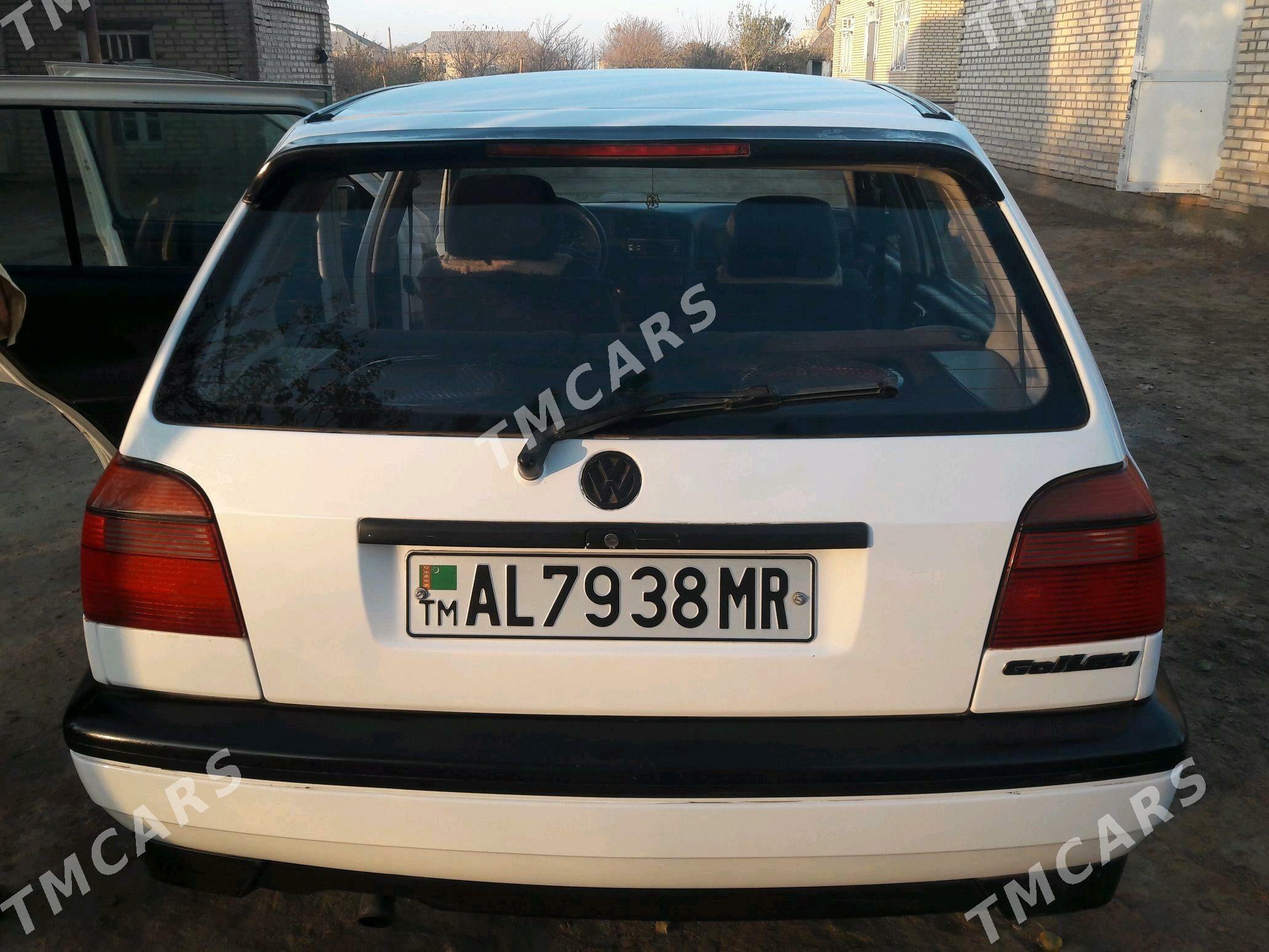 Volkswagen Golf 1992 - 35 000 TMT - Мары - img 3