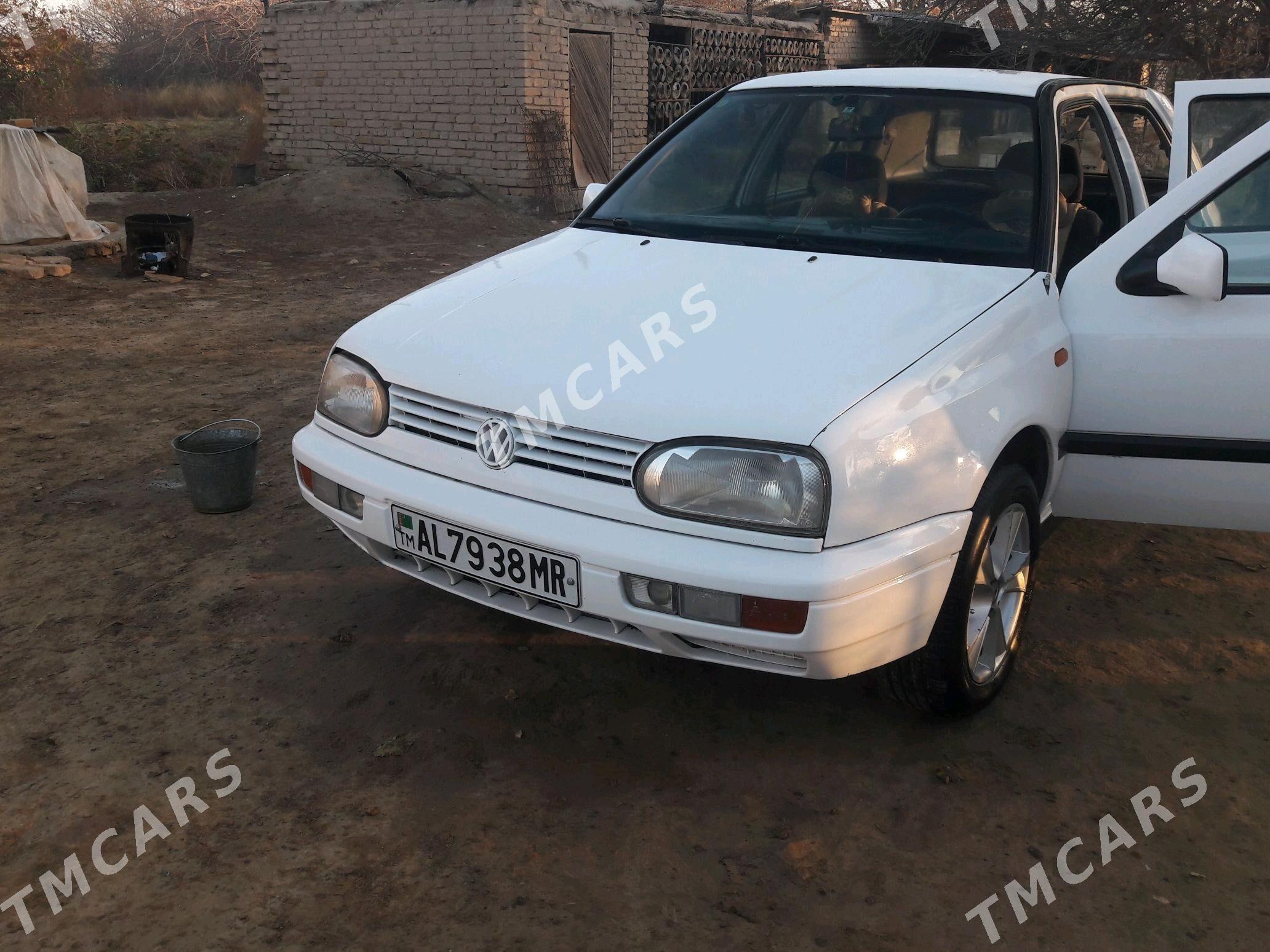 Volkswagen Golf 1992 - 35 000 TMT - Мары - img 4