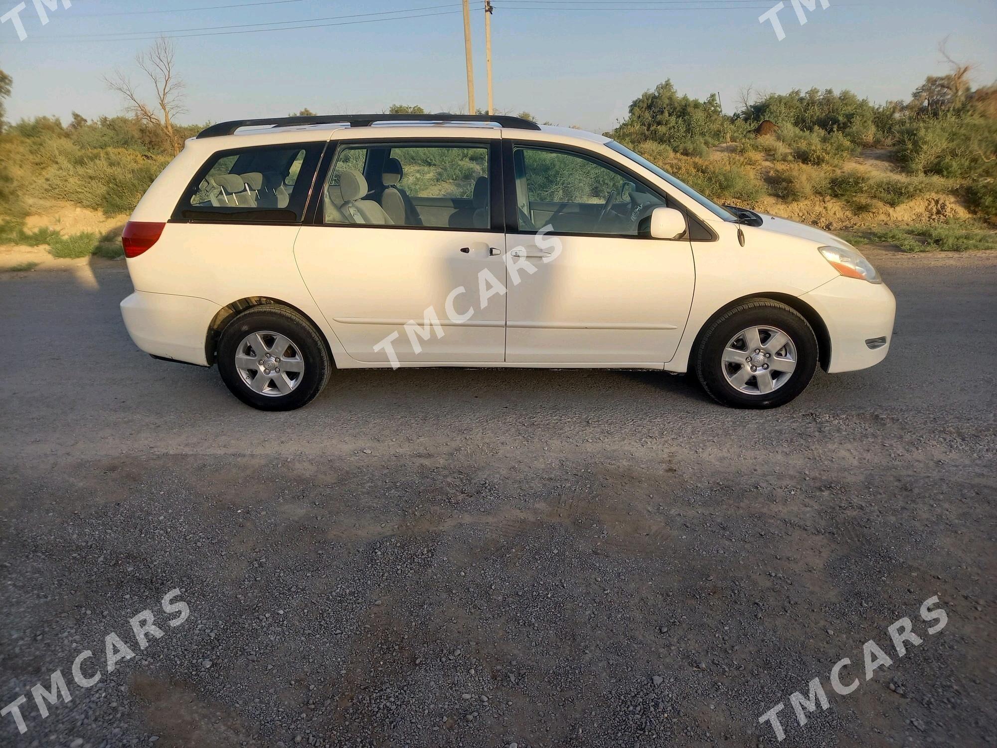 Toyota Sienna 2004 - 152 000 TMT - Aşgabat - img 7