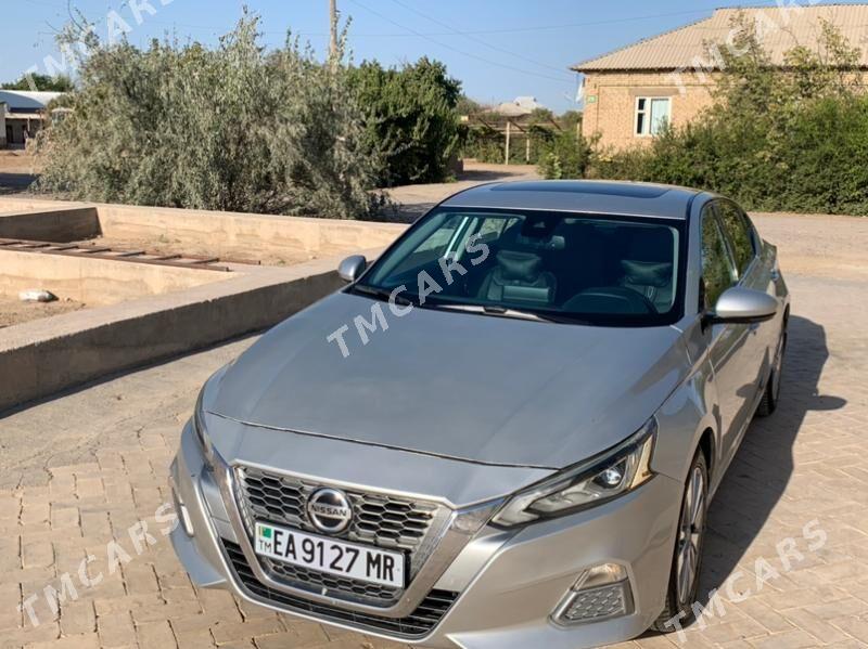 Nissan Altima 2019 - 300 000 TMT - Baýramaly - img 2