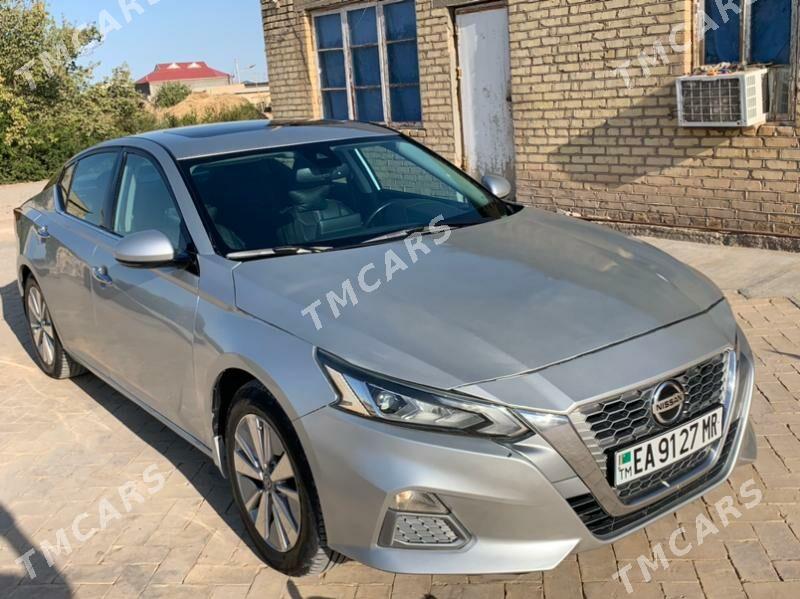 Nissan Altima 2019 - 300 000 TMT - Байрамали - img 7