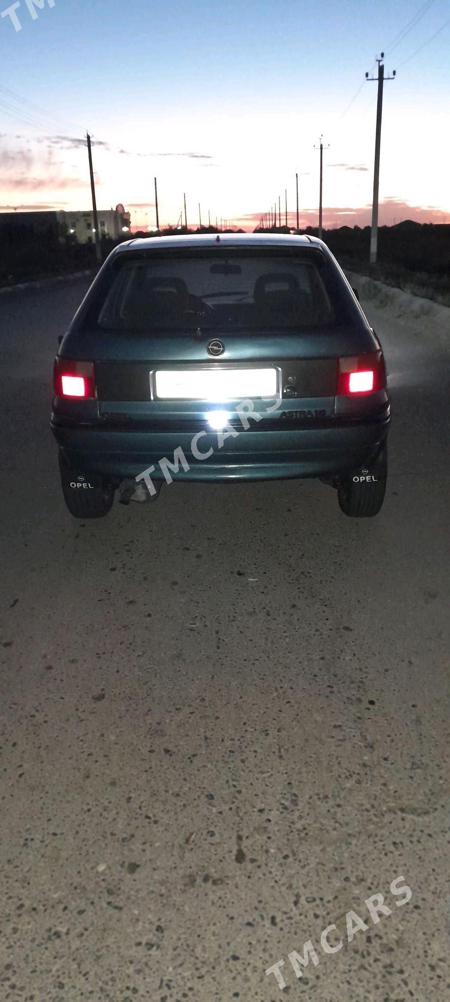 Opel Astra 1993 - 25 000 TMT - Рухубелентский этрап - img 8