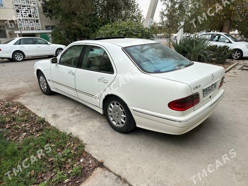 Mercedes-Benz E320 2001 - 125 000 TMT - Ким район - img 5