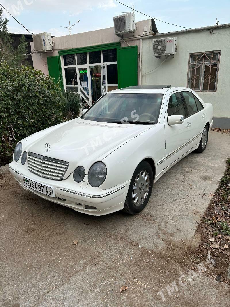 Mercedes-Benz E320 2001 - 125 000 TMT - Ким район - img 3