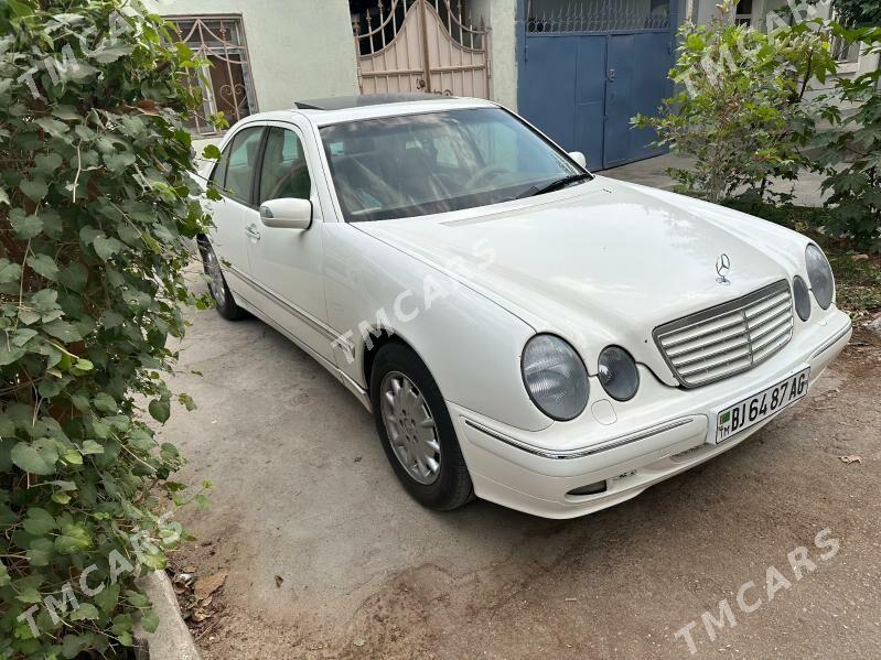 Mercedes-Benz E320 2001 - 125 000 TMT - Ким район - img 2